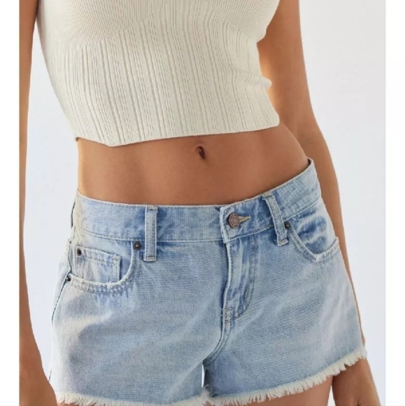 BDG Urban Outfitters Denim Jeans Cutoffs Shorts Size 27 Cheeky Light Wash - Picture 4 of 9